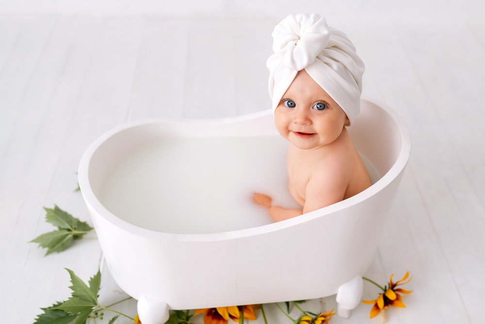 TOP 5] Meilleure baignoire bébé en 2024 : sur pied, pliable, au sol
